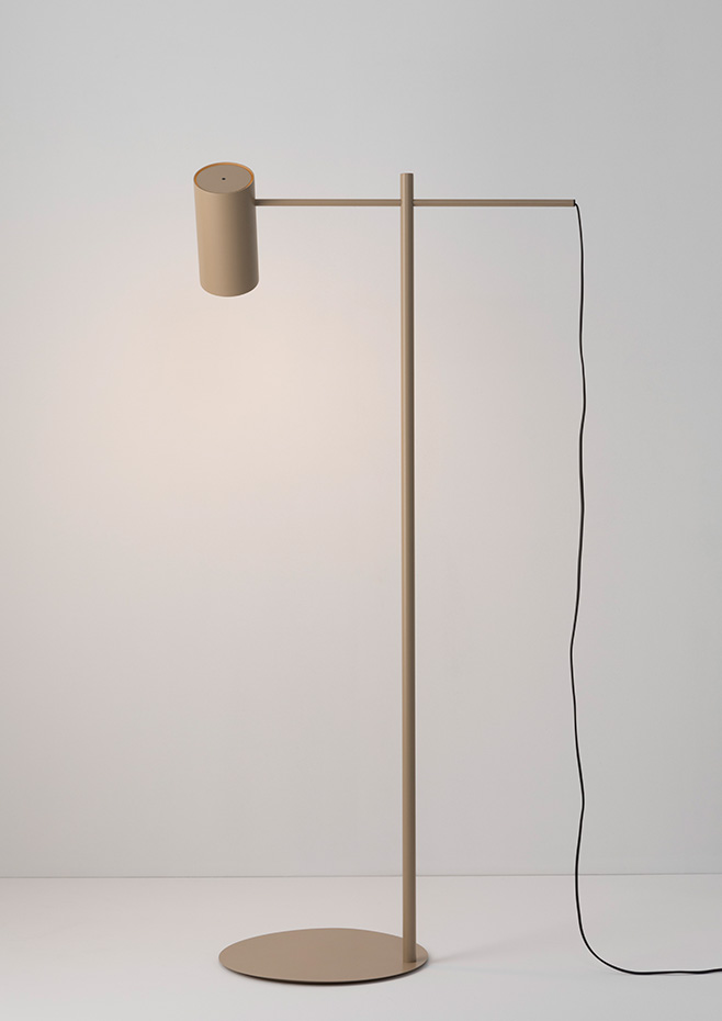 08 Estiluz Cyls P 3908 Floor Lamp Img P02