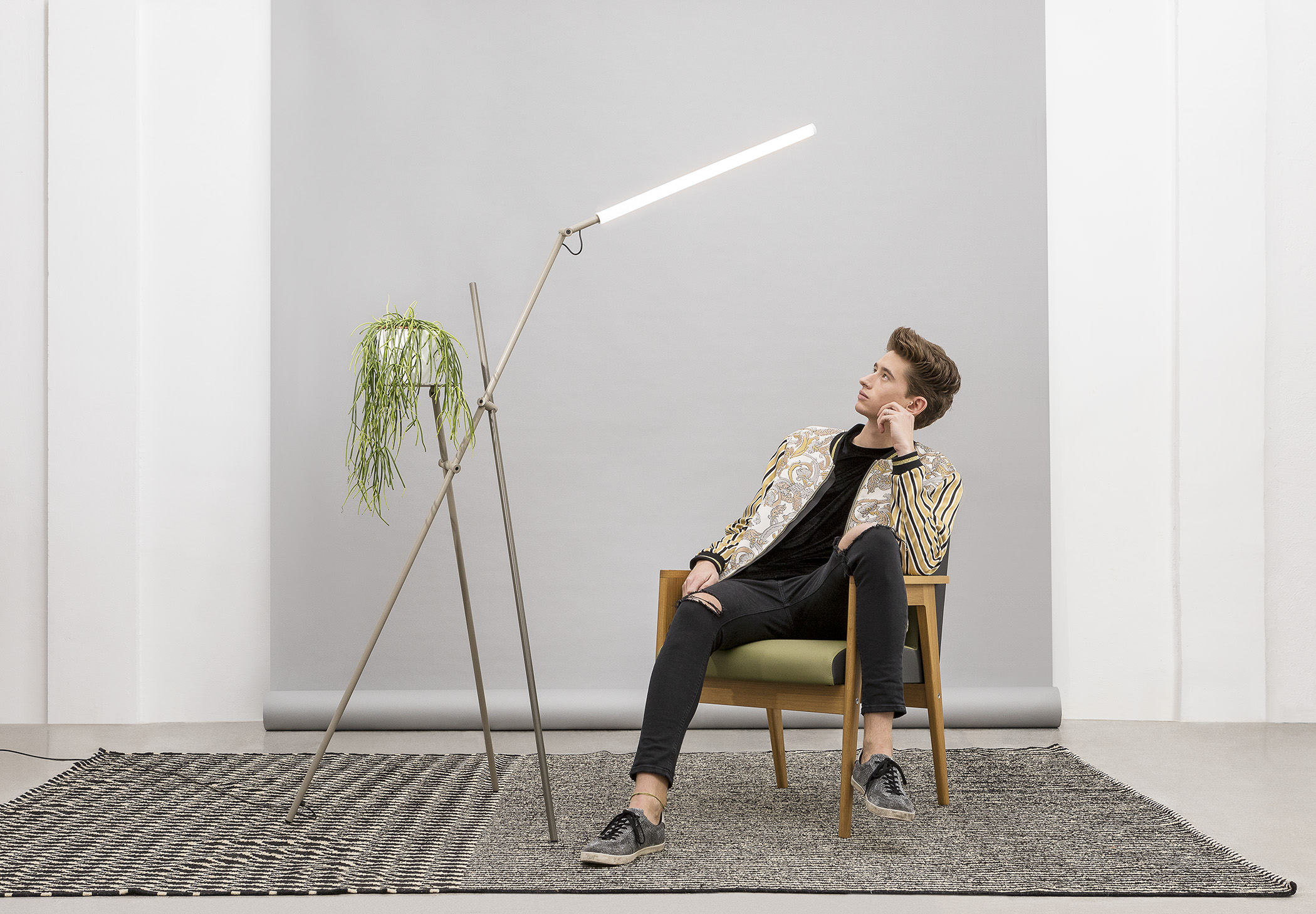 Asana P 3768 Floor Lamp Estiluz Image Ambient 05