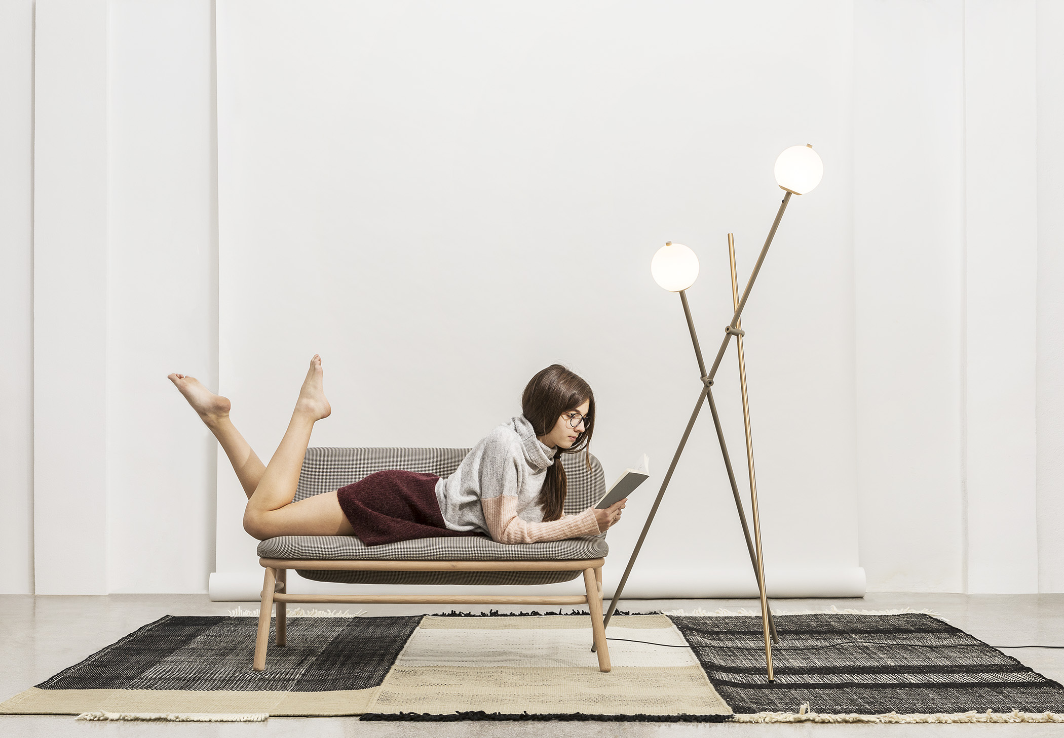 Asana P 3769 Floor Lamp Estiluz Image Ambient 02 1