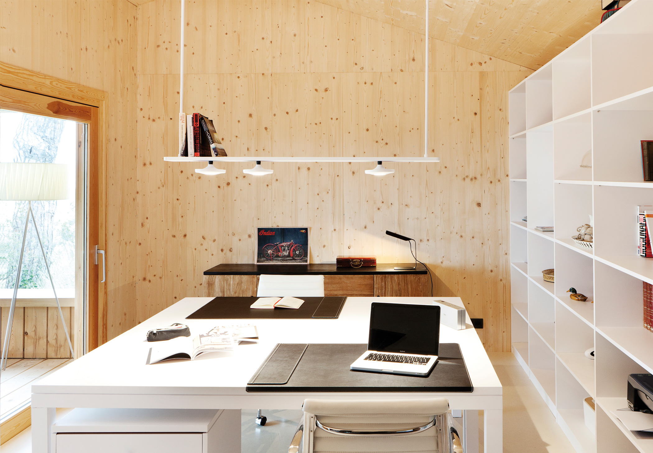 Estiluz Button T 3305 Suspension Lamp Img Ambient01
